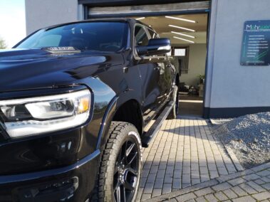 Fahrzeugaufbereitung eines DOdge RAM